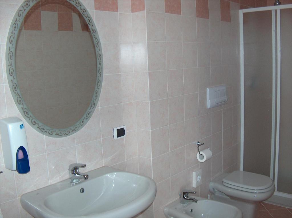 Hotel Ristorante Lepanto Salò Chambre photo