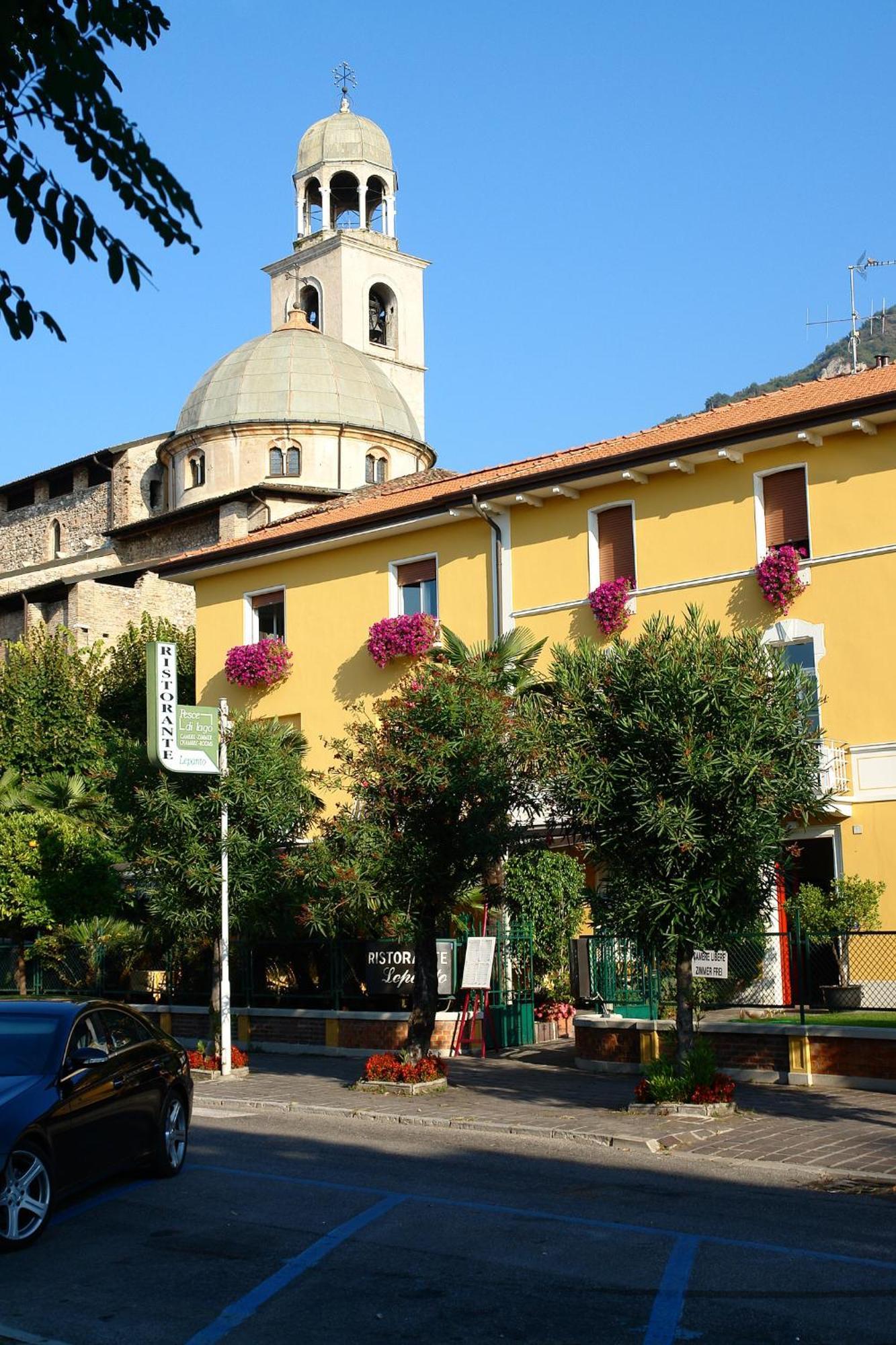 Hotel Ristorante Lepanto Salò Extérieur photo